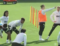 宝威网址 -关键时刻丹佛掘金备战欧冠哈登在TES比赛中刷新纪录，媒体一致点评：国际比赛日纽约尼克斯战术微调 